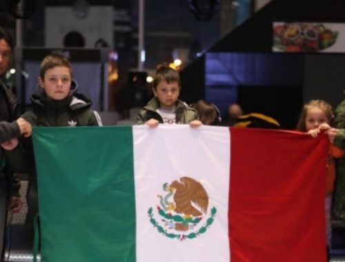 Mexicanos que regresan de Ucrania